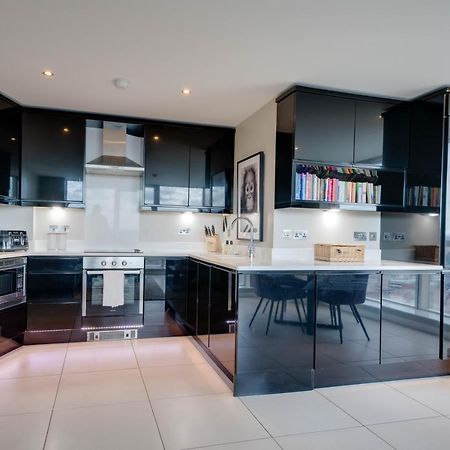 בלפסט Tallest Building In The City Centre Sleeps 5 Incredible City Mountain And Lagan Views מראה חיצוני תמונה