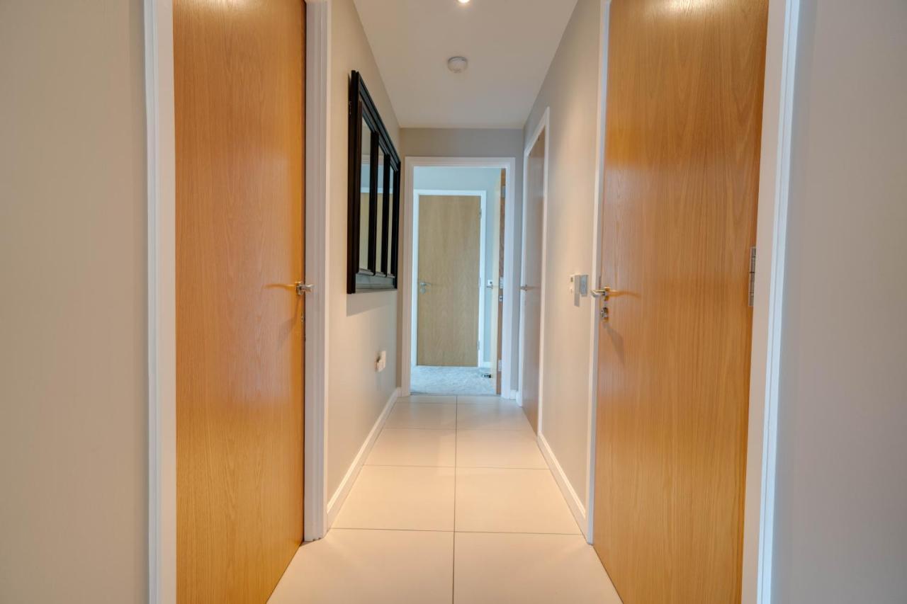 בלפסט Tallest Building In The City Centre Sleeps 5 Incredible City Mountain And Lagan Views מראה חיצוני תמונה