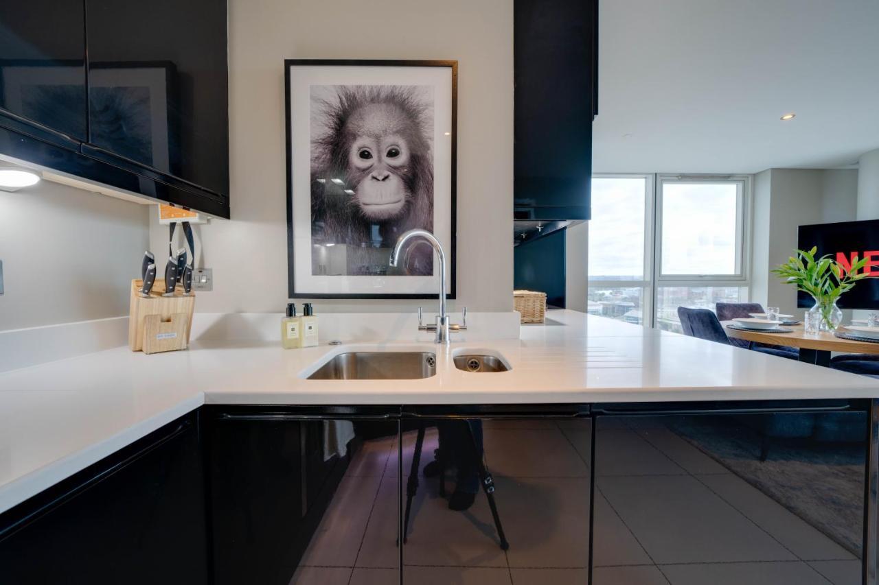 בלפסט Tallest Building In The City Centre Sleeps 5 Incredible City Mountain And Lagan Views מראה חיצוני תמונה