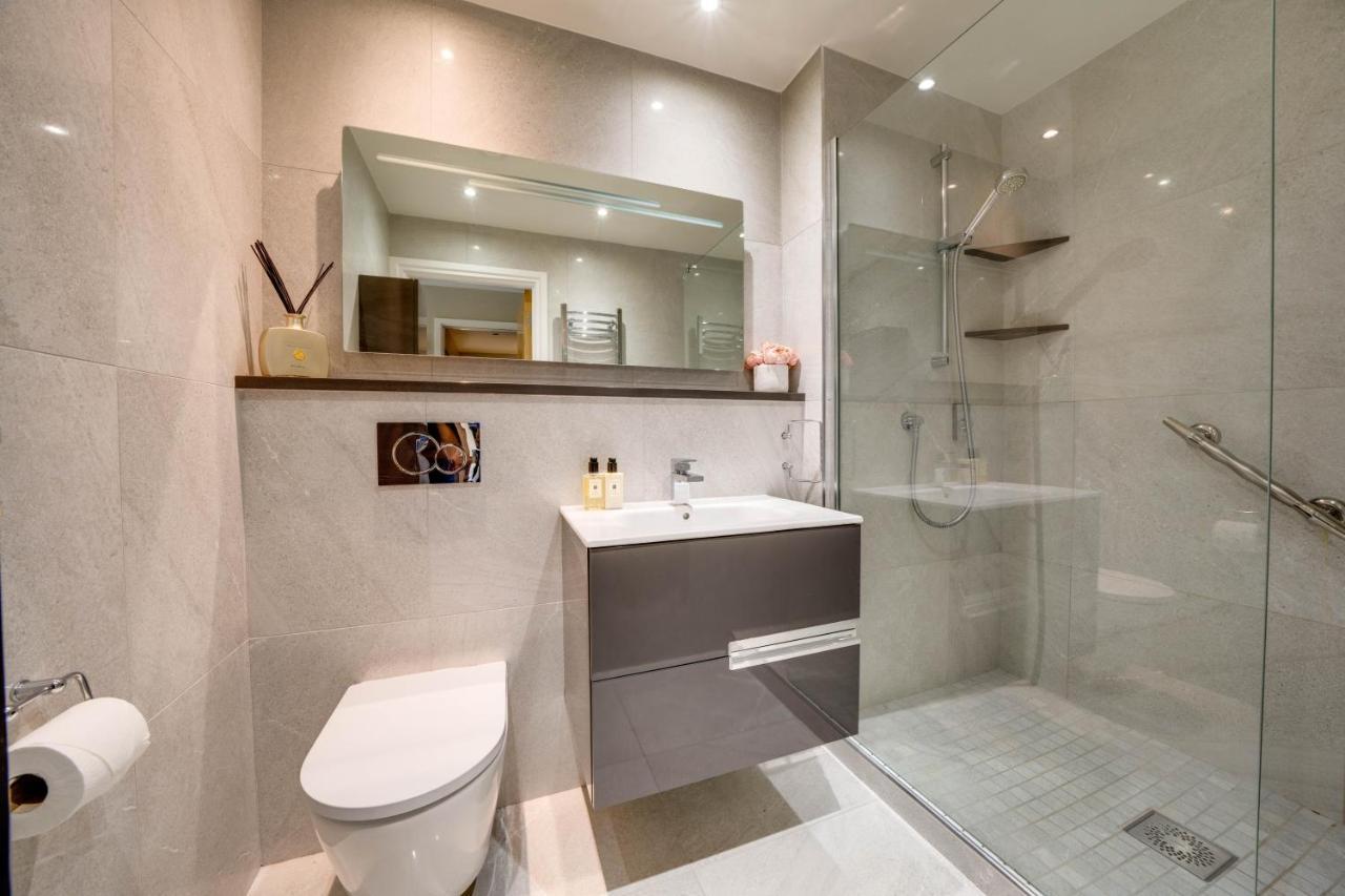 בלפסט Tallest Building In The City Centre Sleeps 5 Incredible City Mountain And Lagan Views מראה חיצוני תמונה