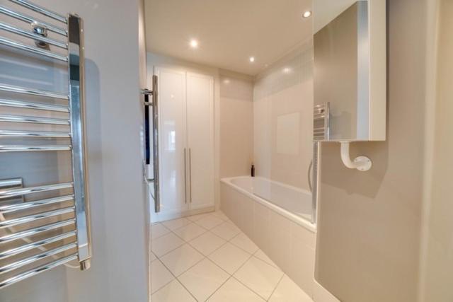 בלפסט Tallest Building In The City Centre Sleeps 5 Incredible City Mountain And Lagan Views מראה חיצוני תמונה